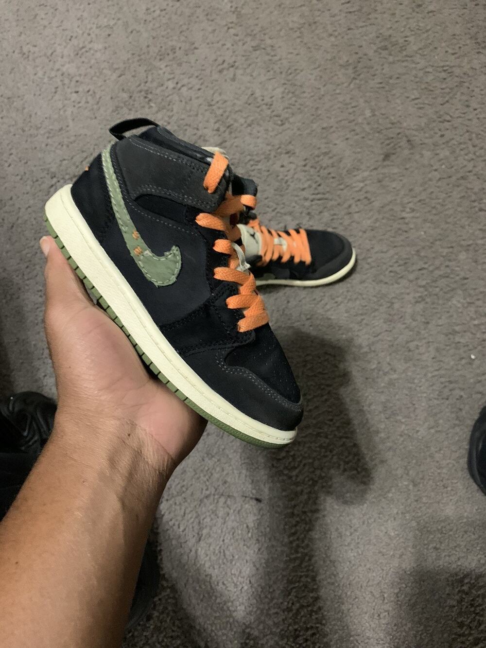 Size 13c- Air Jordan 1 Mid SE Craft ‘Anthracite Light Olive' Shoes FD9094-003
